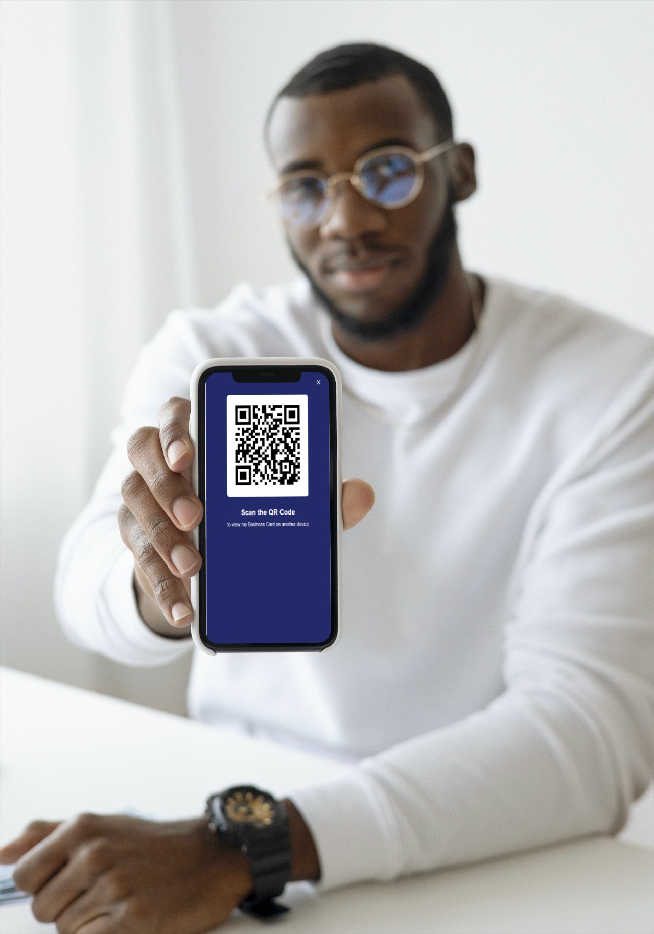 Digital vs Traditional Business Cards